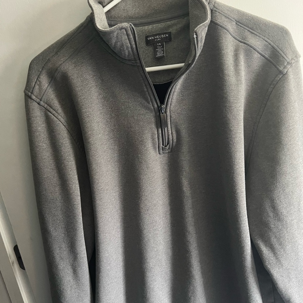 Van Heusen Men's Gray Sweater